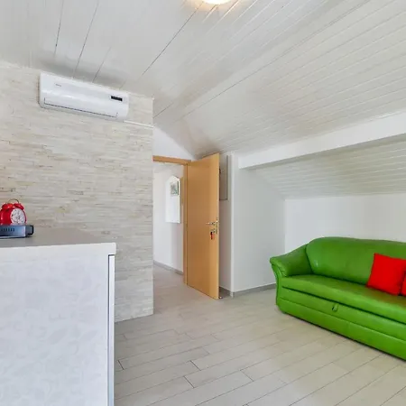 Salitrezic Apartment Vir